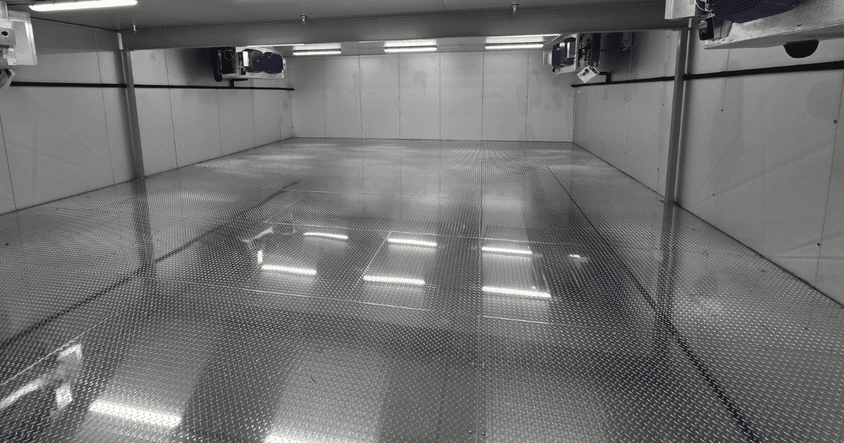 Diamon Tread Flooring Clean and Sparkling